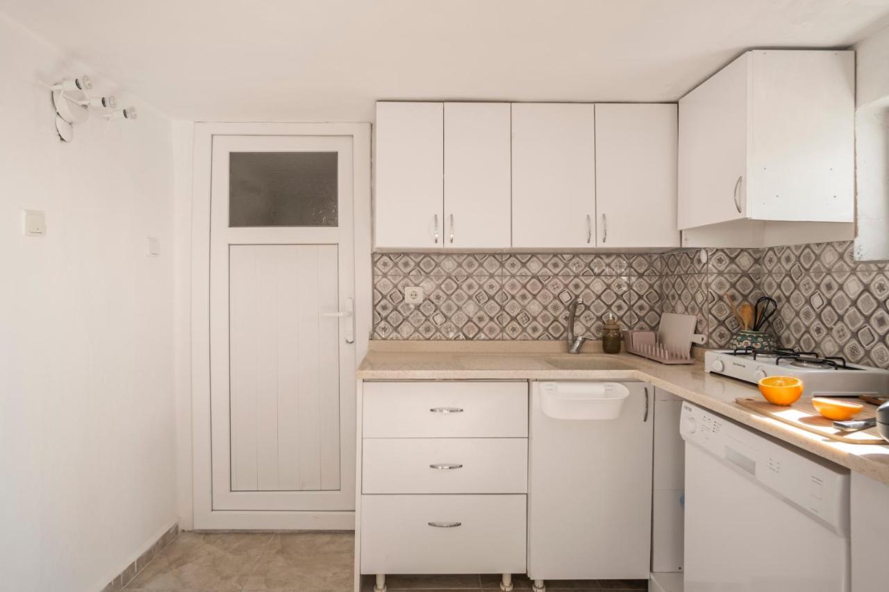Central, Cozy, 15 Min Walk To The Beach, Fast Wi-Fi, Free Parking, 4Ppl Бодрум Екстер'єр фото